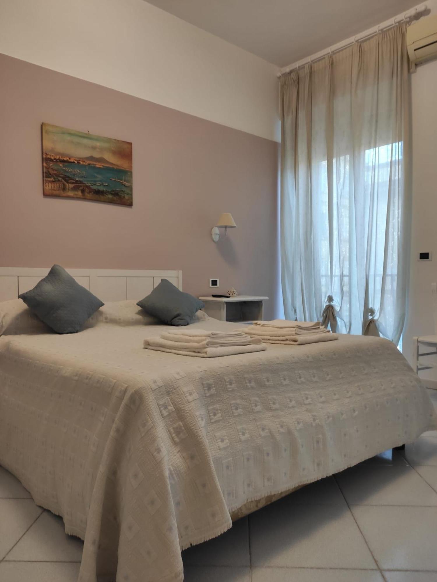 Carafa Materdei Hotel Napoli Ngoại thất bức ảnh