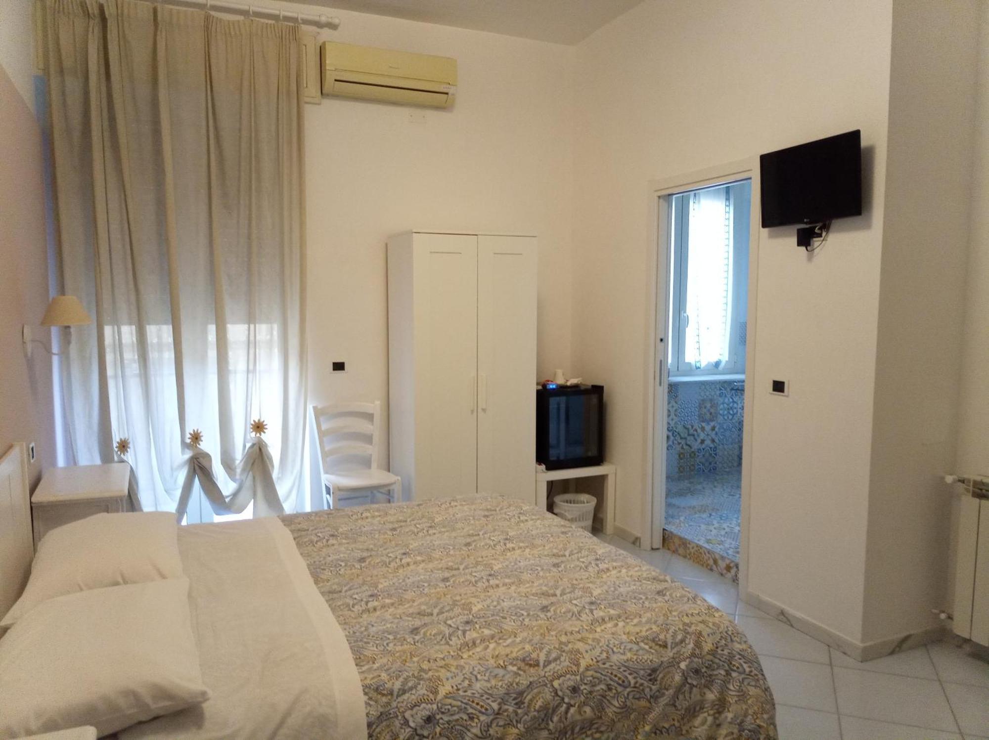 Carafa Materdei Hotel Napoli Ngoại thất bức ảnh